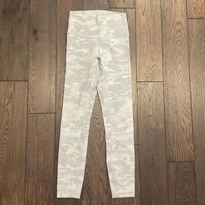 Lululemon white camo size 4 leggings